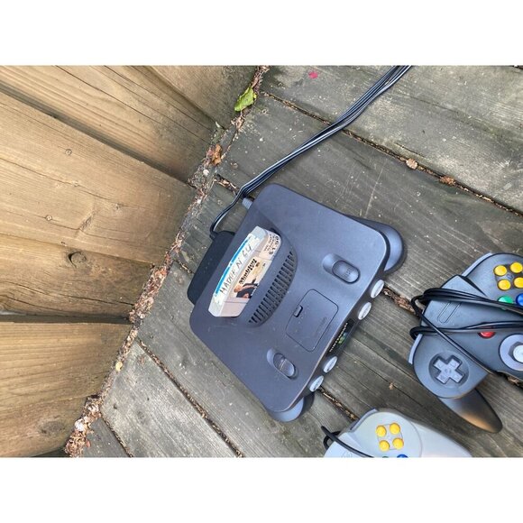 Nintendo N64 Console Bundle with x2 Controller and x1 Games - Tested & Working - Picture 3 of 7